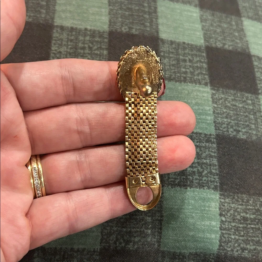 vintage gold tone cameo ram goat Aries mesh wrap-around cufflinks and tie clip